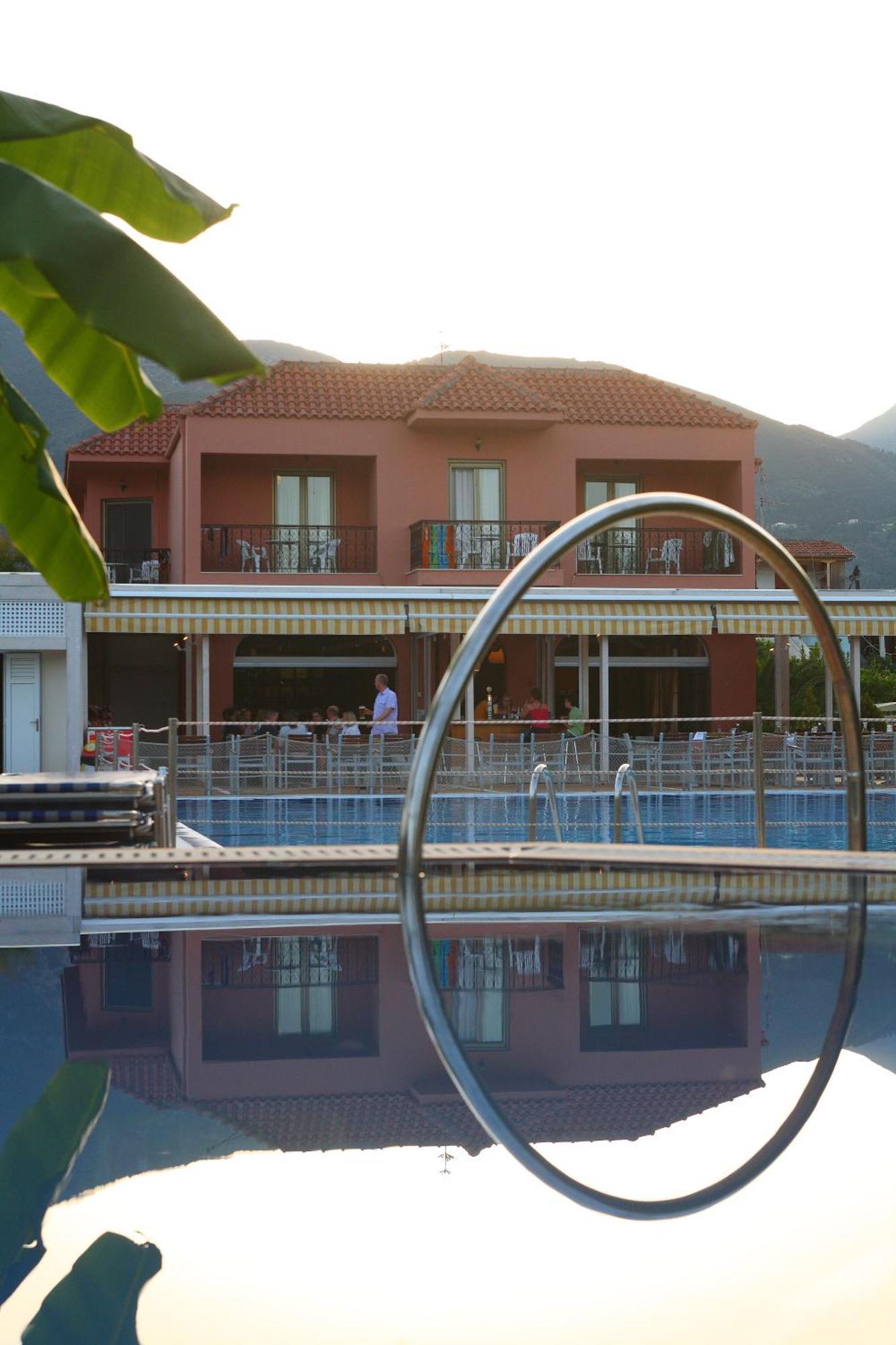 Athos Hotel Нідрі Екстер'єр фото