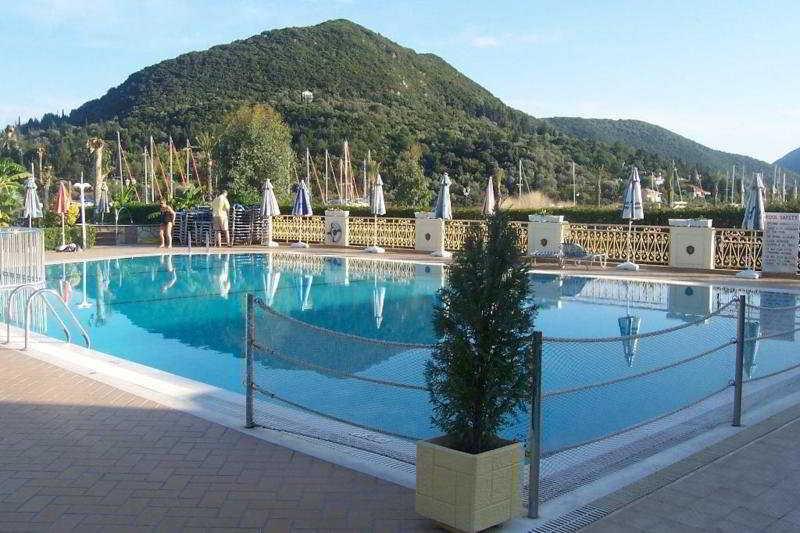 Athos Hotel Нідрі Екстер'єр фото